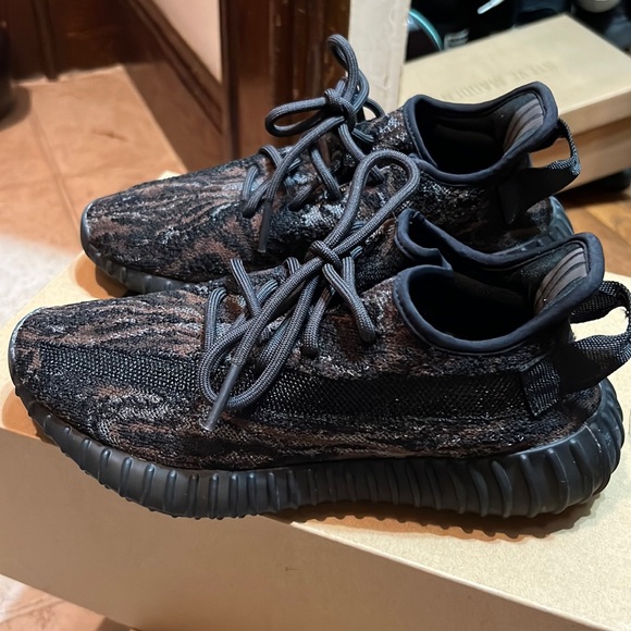 adidas Yeezy Boost 350 V2 in Men's MX ROCK with box